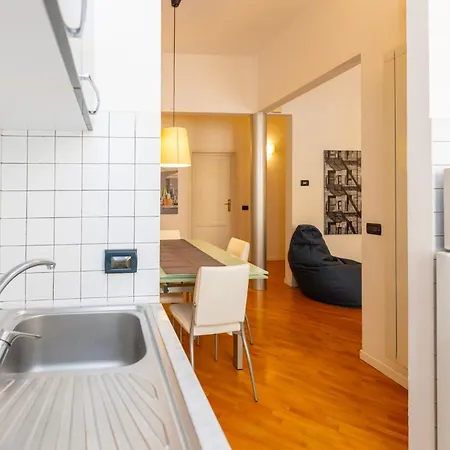 Comfortable And Functional, Terrace And Parking アパート